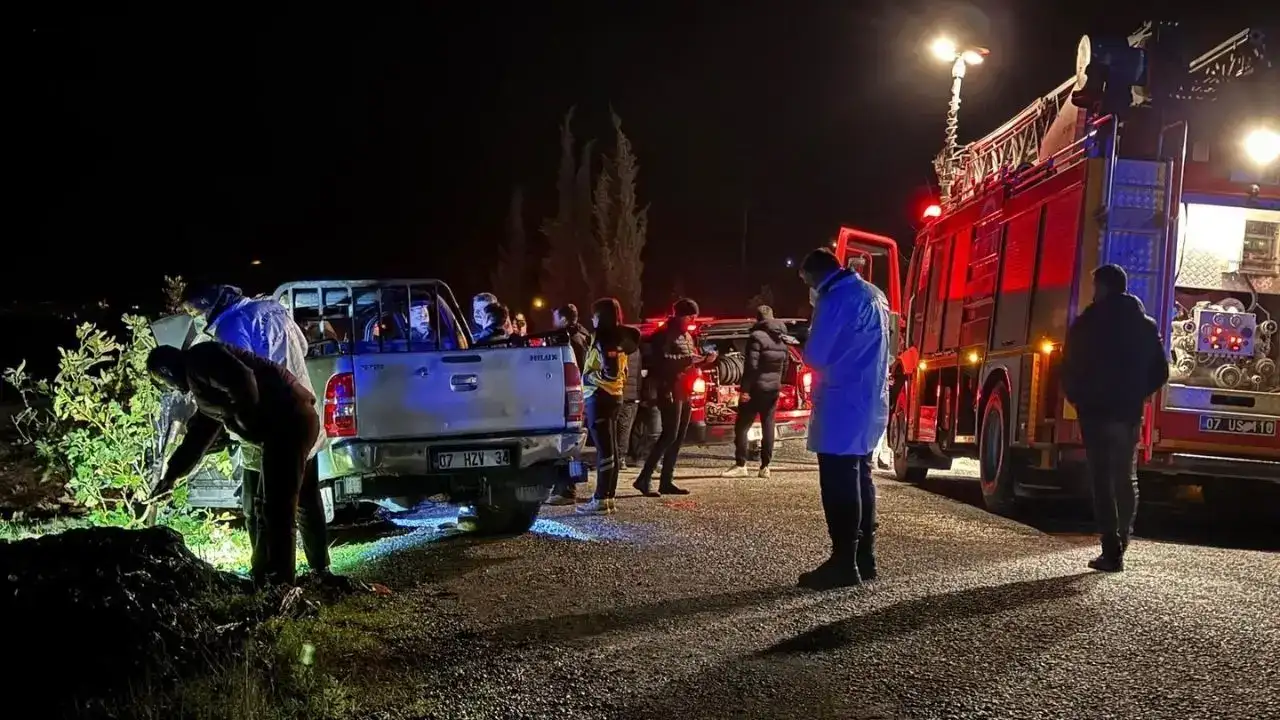 Antalya’da Gizemli Araç Yangını: Yanmış Erkek Cesedi Bulundu! 1
